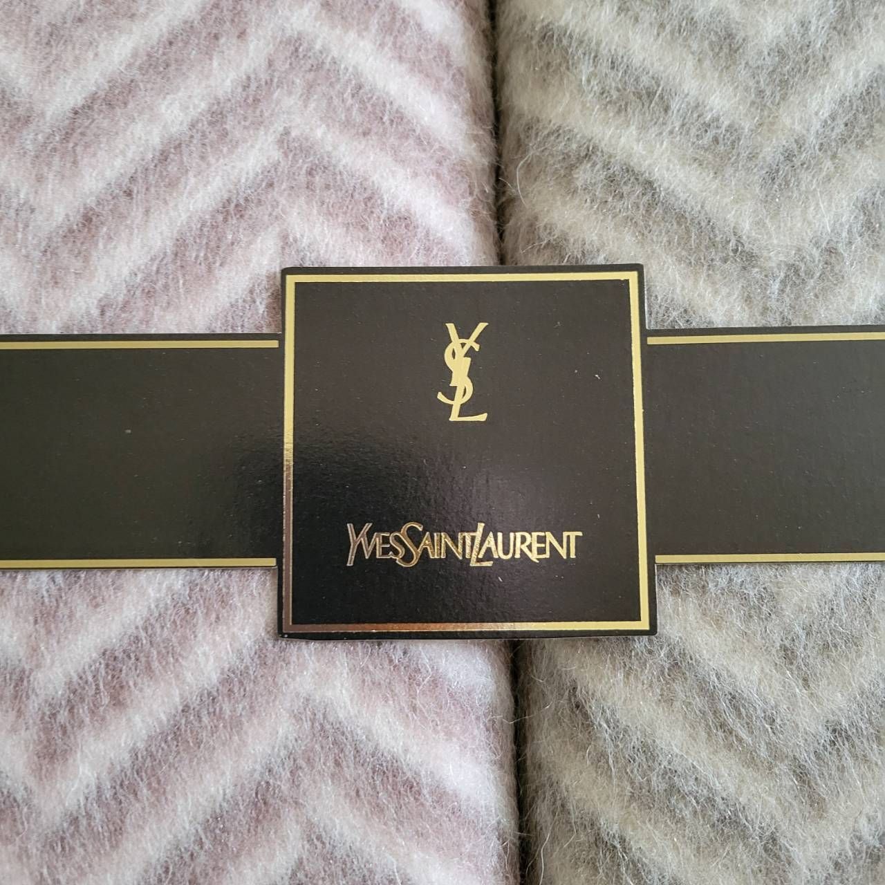 新品イヴサンローランYVESAINTLAURENTカシミヤ入純毛毛布 2枚組 イヴ・サンローラン YVESSAINTLAURENT カシミヤ入ウール毛布