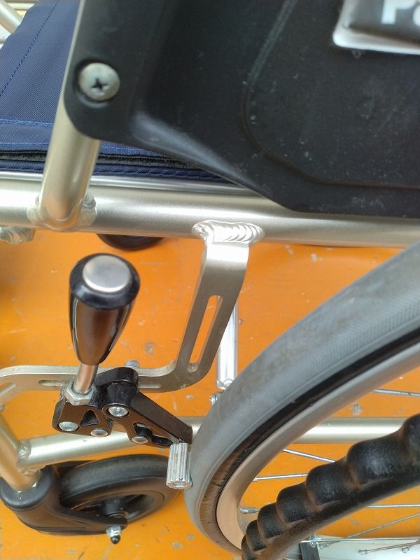 車椅子 人気のケアテック　黒　状態良好　未使用に近い　引取(埼玉)幸手市 相談応 車椅子 人気のケアテック 黒 状態良好 未使用に近い 引取(埼玉