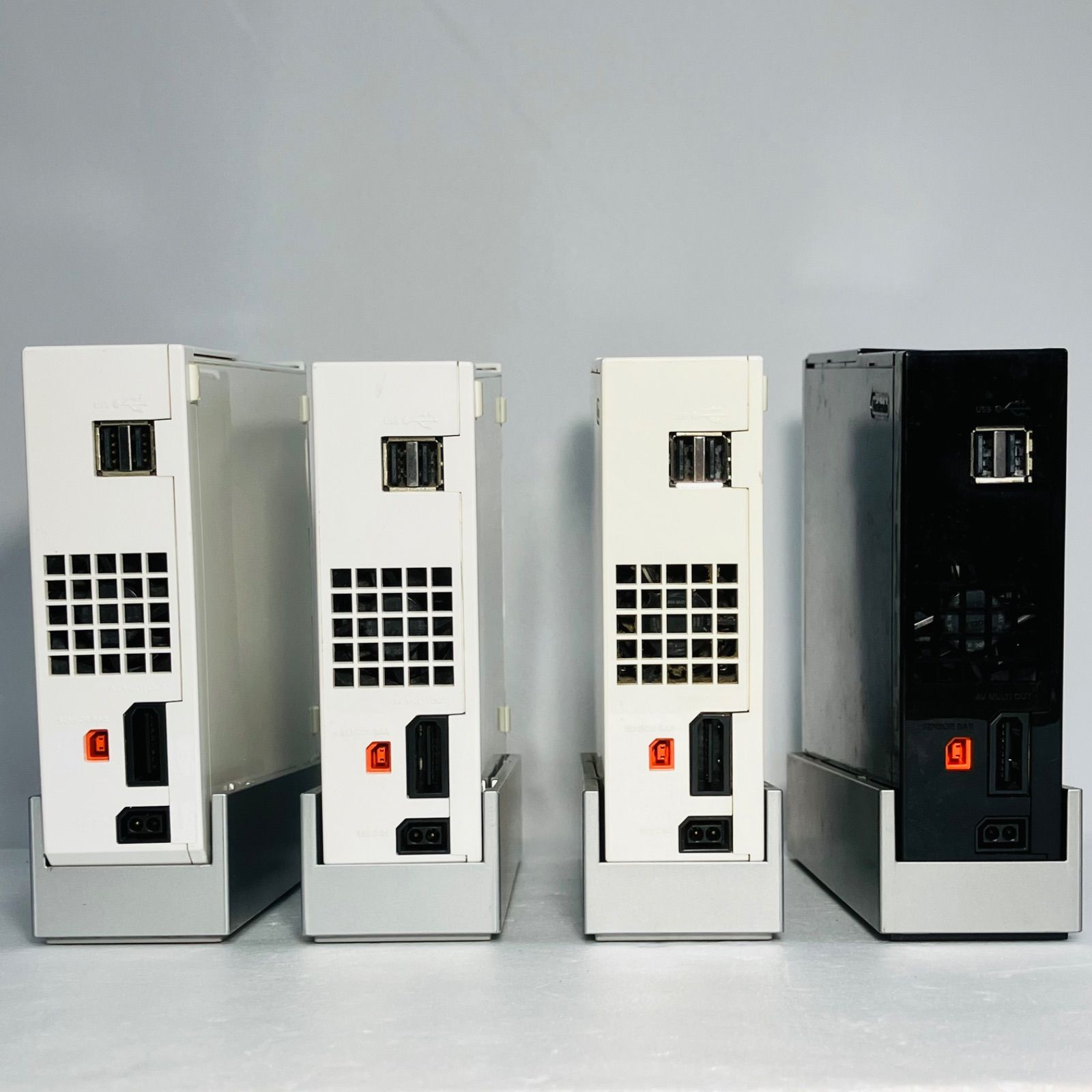 ぜ-35 Wii 本体 破損パーツあり 4点 リモコン 8点 ヌンチャク7点