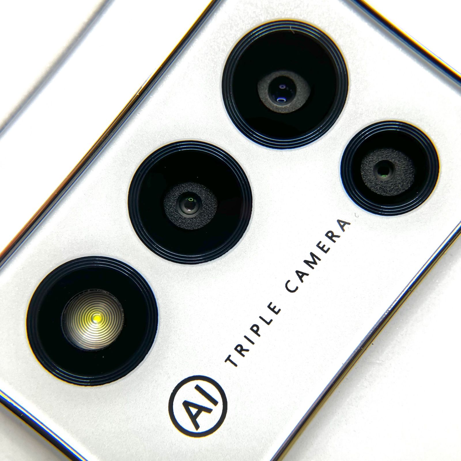 美品⭐️きれいです】トリプルレンズ Libero 5G III A202ZT