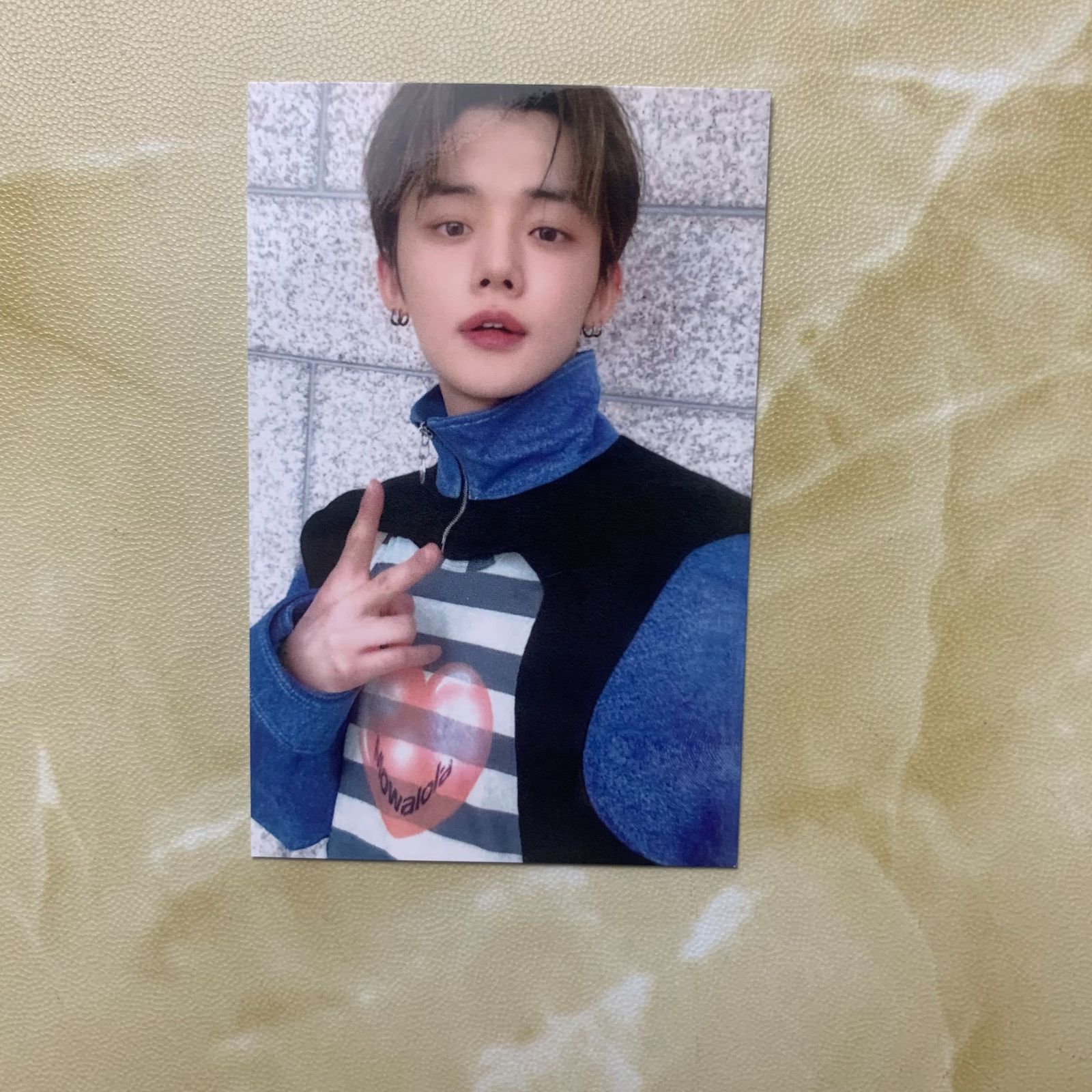 TXT 韓国 MC サノク 人気歌謡 トゥバ 事前収録 ヨンジュンInkigayo 本放送に行った際に配布された トレカ⑤