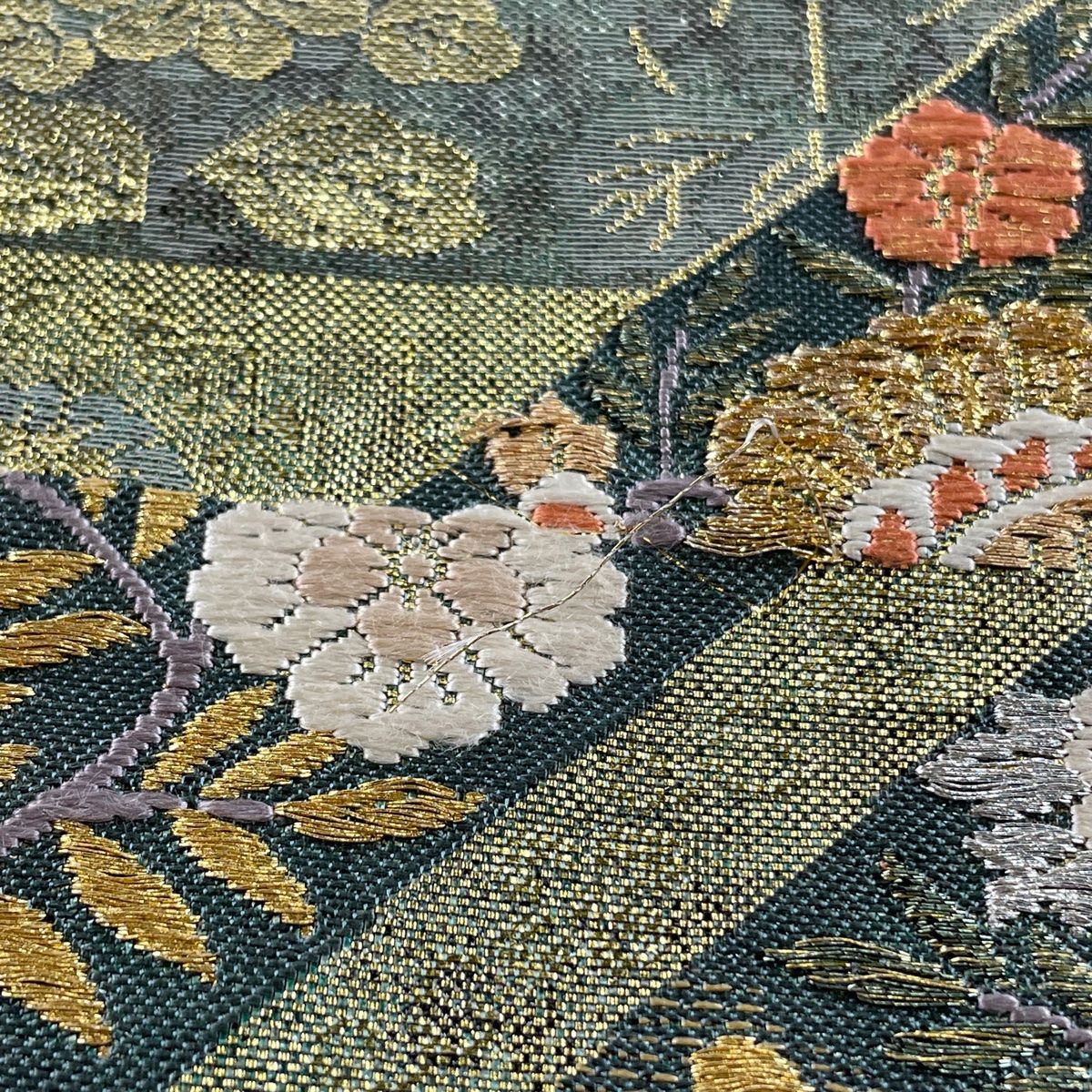 [宅送] 袋帯 秀品 草花 向かい鳥 唐織 金銀糸 金色 六通 正絹 【中古 着物・浴衣