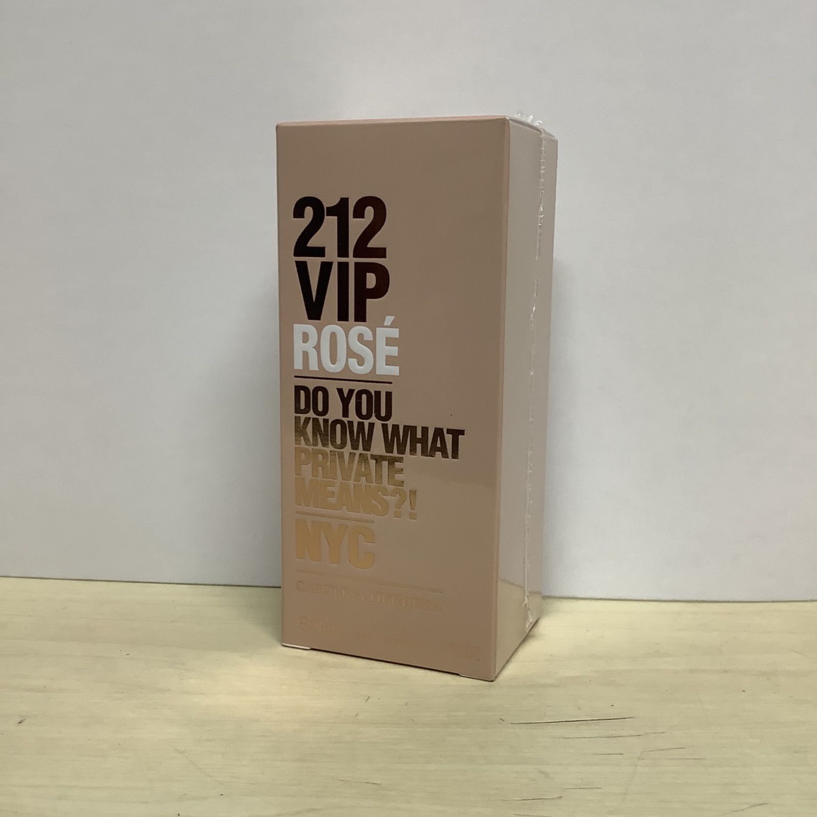 新品未開封CAROLINAHERRERAキャロライナヘレラ212VIPロゼ オードパルファム 30ml