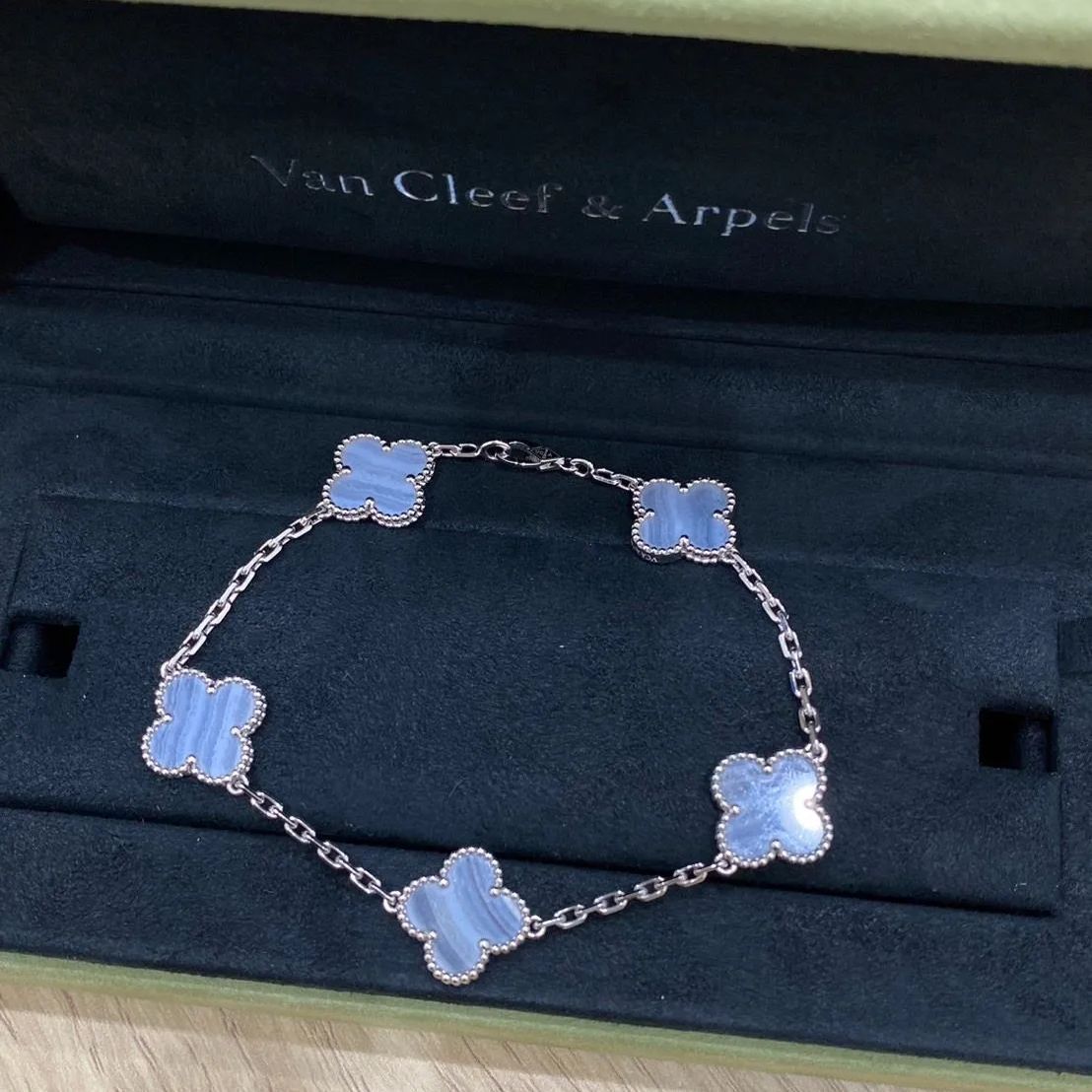 ヴァンクリモチーフ カルセドニー ブレスレット ヴィンテージ アルハンブラ ブレスレット、5モチーフ 18K