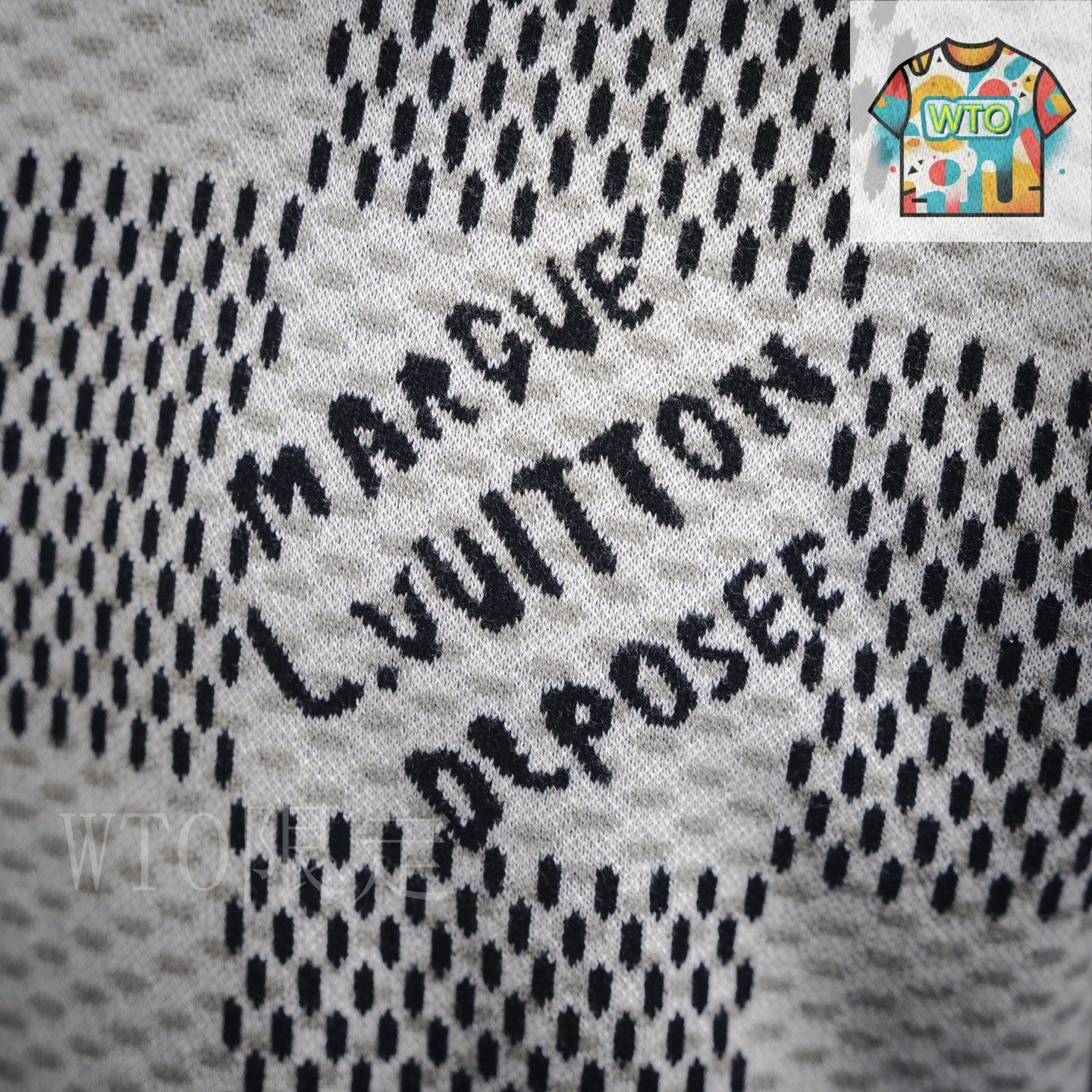 Louis Vuitton チェッカーパターン 半袖Tシャツ グラフィックパッチTシャツ ｜ルイ・ヴィトン 公式サイト - 1AIMMF