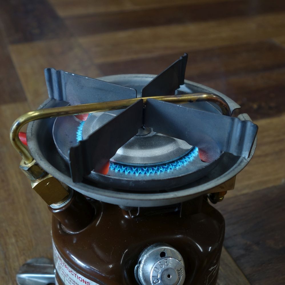 Coleman - 整備済 コールマン Coleman PEAK１ MODEL400 STOVE ピーク1 ガソリン ストーブ 2レバー 1982年9月 キャンプ アウトドア COLEMAN PEAK1 MODEL 400a Stove - YouTube