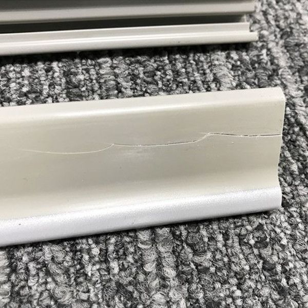 イトーキ