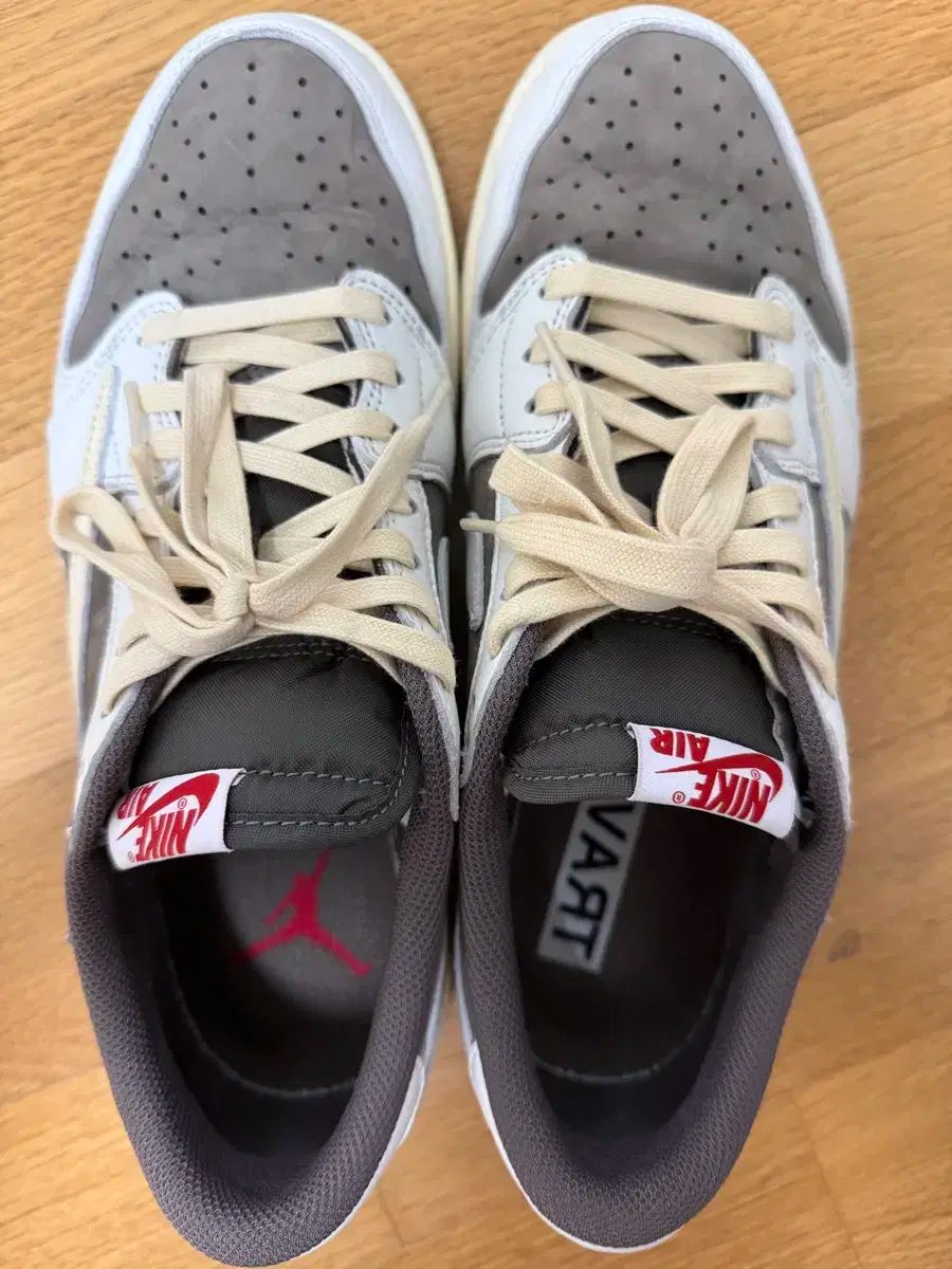 285 NIKE ナイキ エア ジョーダン 1 ロー トラヴィス SCOTT スコット リバース モカ