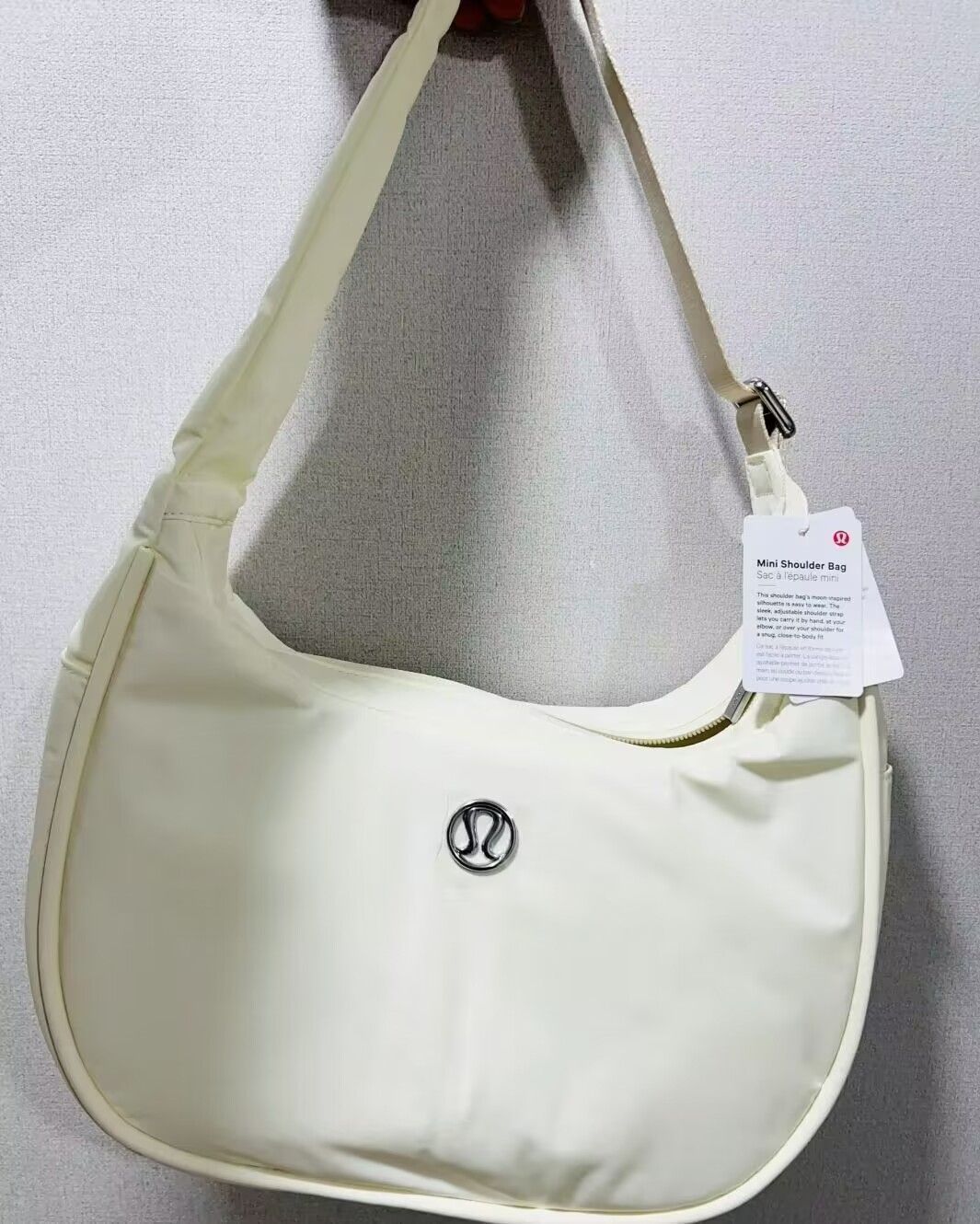 ルルレモン lululemon ショルダーバッグ 4L 新品タグ付 small shoulder bag トートバッグ