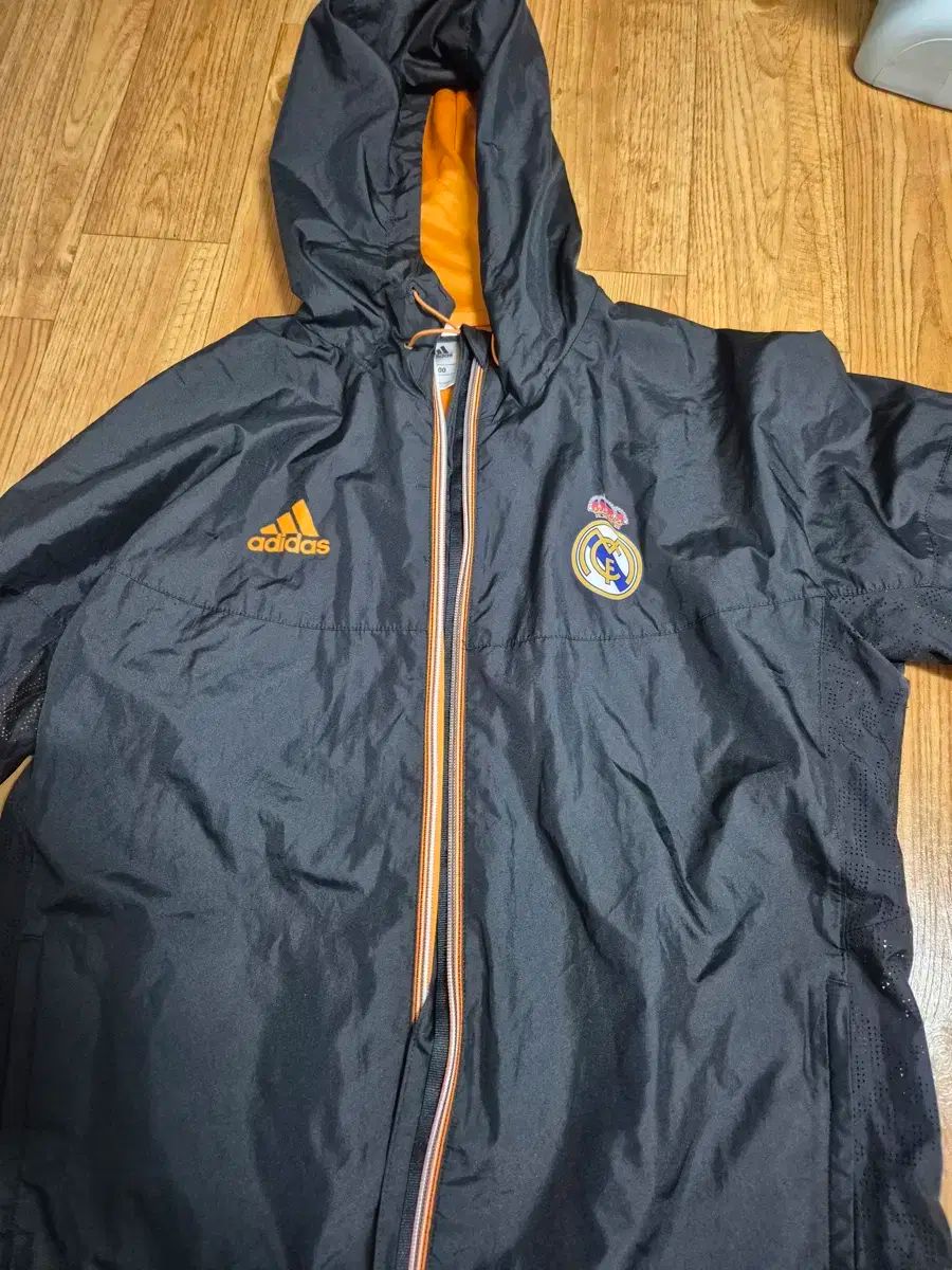 アディダス　レアルマドリード　ウィンドブレーカー　ビニールジャンパー　サッカー adidas(アディダス) レアルマドリード ウィンドブレーカー