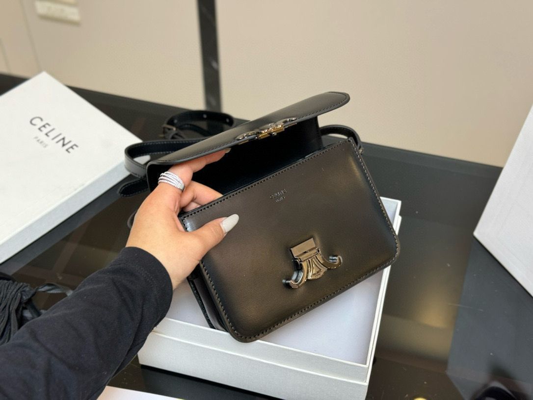 Celine] トリオンフ ミニバッグ - 専用ボックス付き | セリーヌ