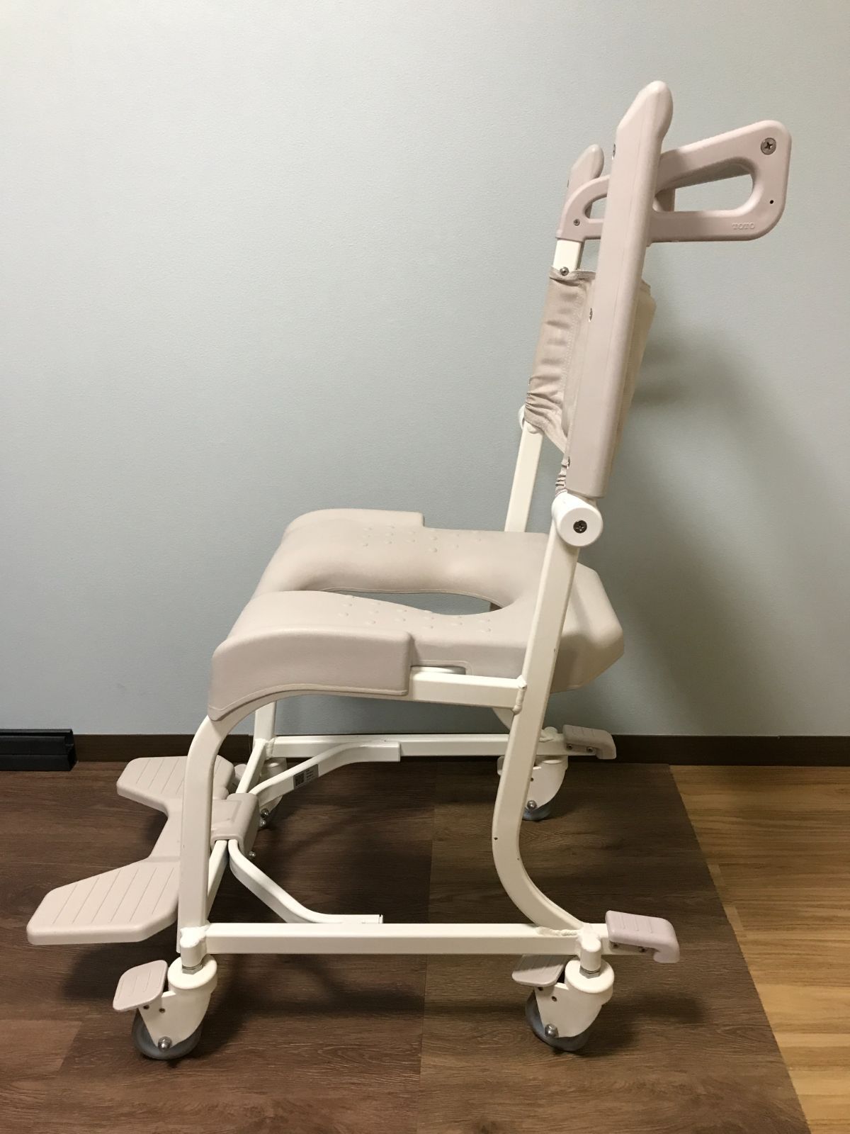 中古良品 TOTO 水回り用車椅子 4輪キャスタータイプ トイレ 風呂