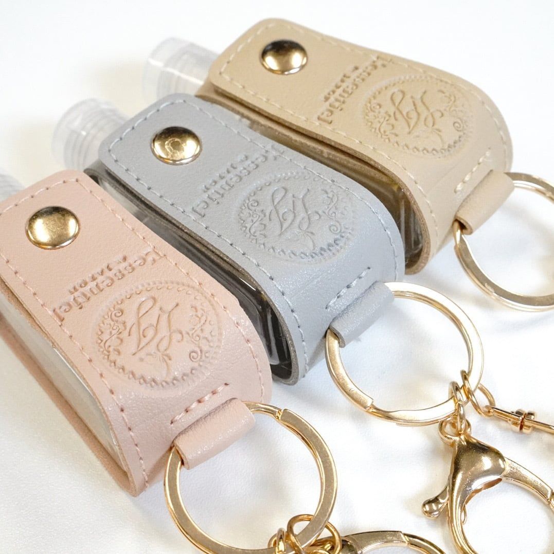 レソンシエル ジャポン オリジナル【タッセル ハンドジェルケース】エンボス加工 30ml レザー キーホルダー 七夕 携帯 消毒 ボトル 容器 持ち運び 空 詰替 旅行 手洗い