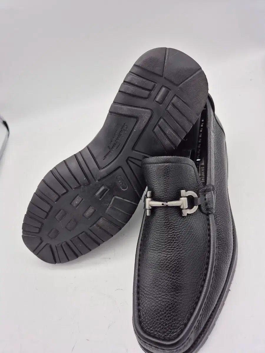 フェラガモ ガンチーニ ローファー ブラック 27.5 サイズ
