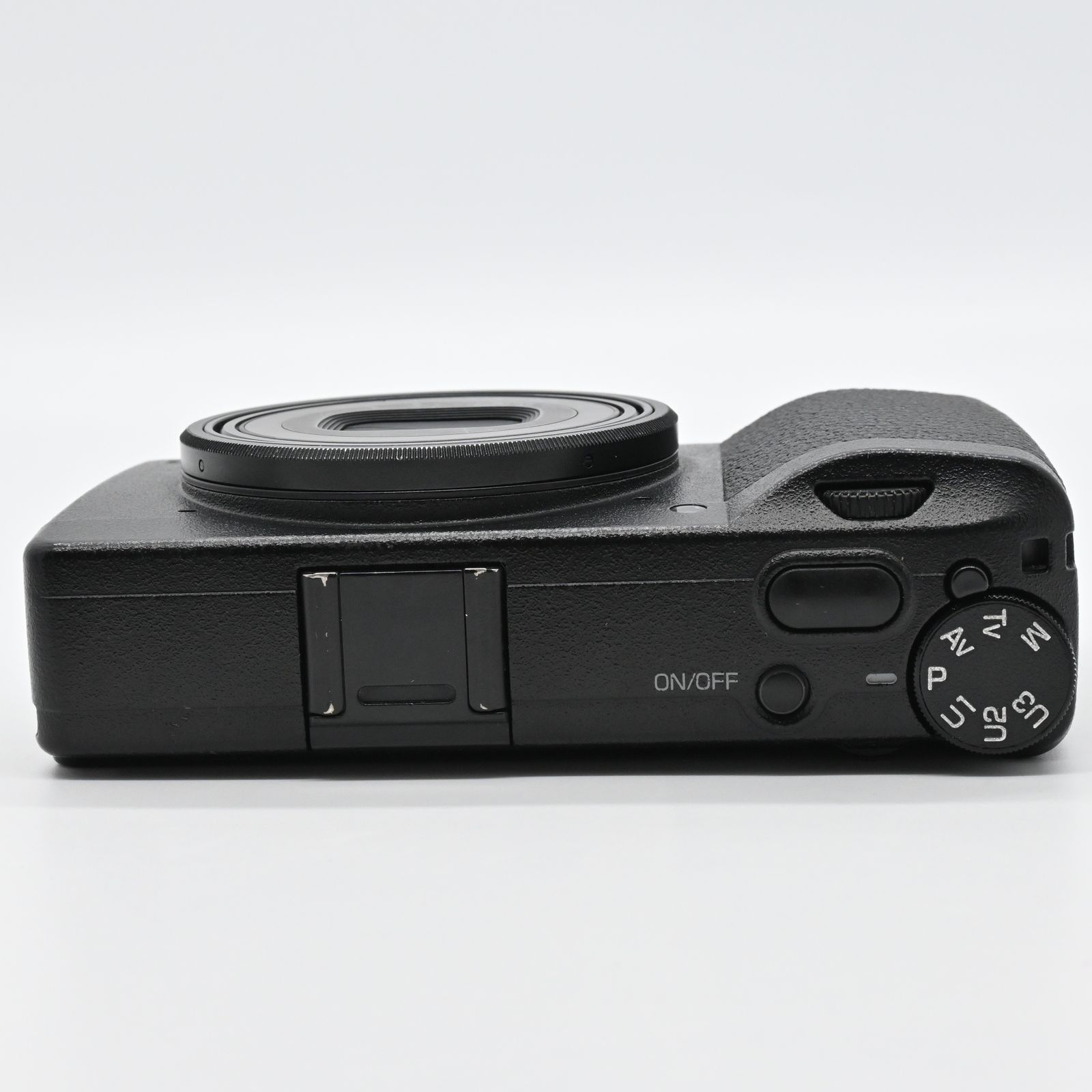 【ほぼ新品！ショット数68回】RICOH GR III コンパクトデジタルカメラ ほぼ未使用】RICOH GR Ⅲ ショット数101枚 ガイドブック付