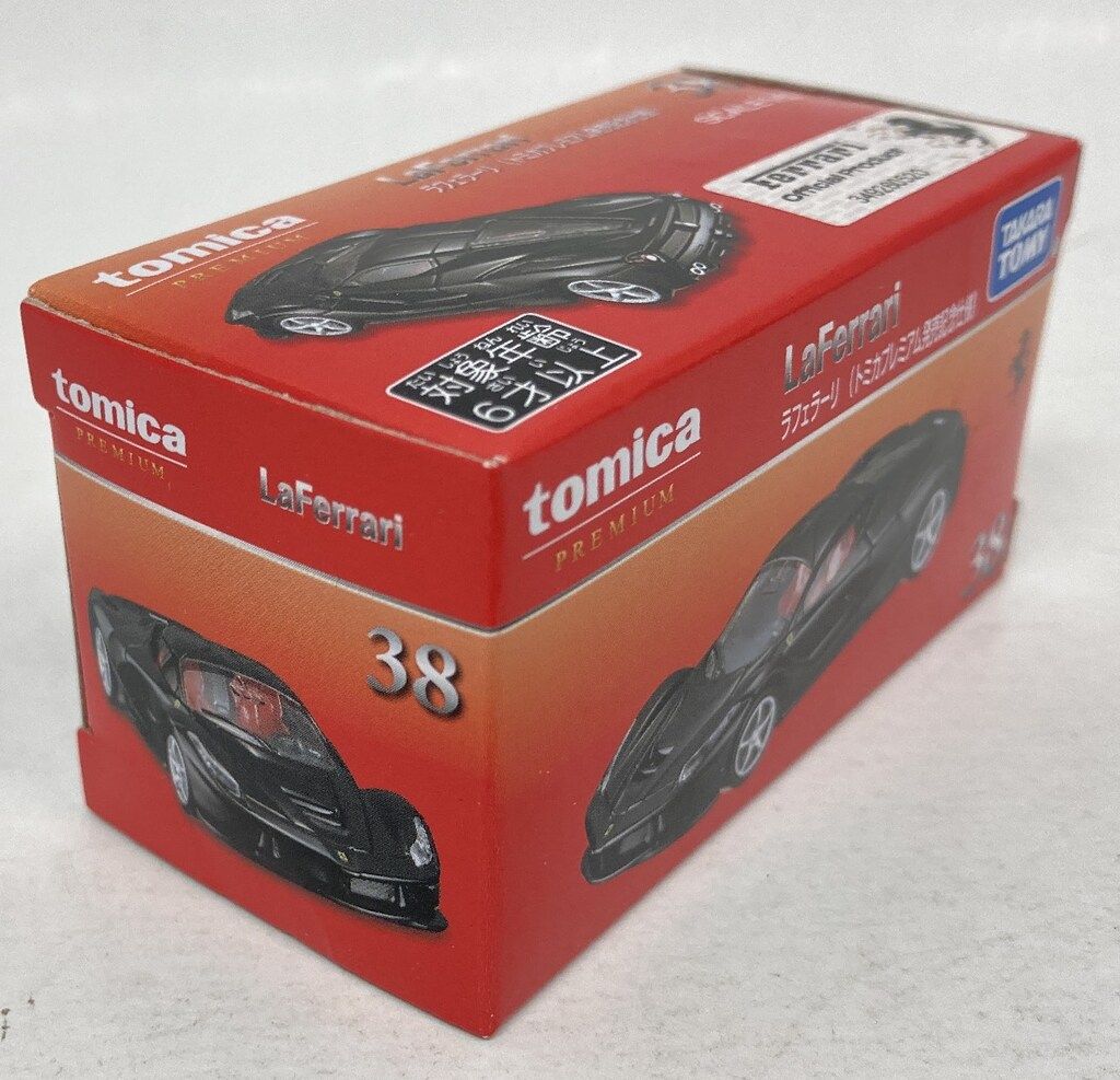 トミカ フェラーリ4台セット 新品同様 トミカプレミアム 38 ラフェラーリ 発売記念仕様 4台セット