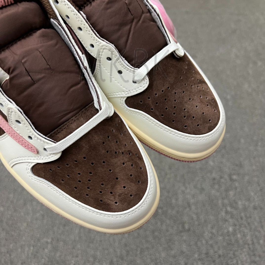 【お買い得】⭐新品⭐未使用✨男女兼用🆕 Nike Air Jordan Travis Scott x Air Jordan 1 Low OG “Dark Pony”（DZ4137-206）