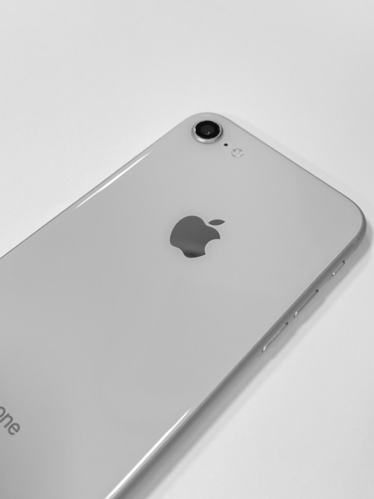 【中古】iPhone8  64GB  シルバー バッテリー87％  docomo  本体