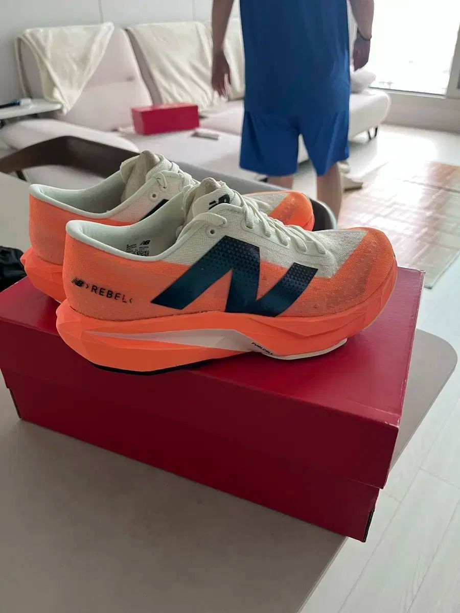 New Balance ニューバランス フューエルセル レベル 4 ウィメンズ 250