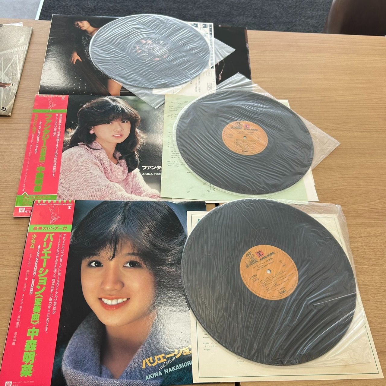 日本限定 まとめ売り】中森明菜 シングルレコード15枚 LPレコード8枚 ポップス/ロック(邦楽)