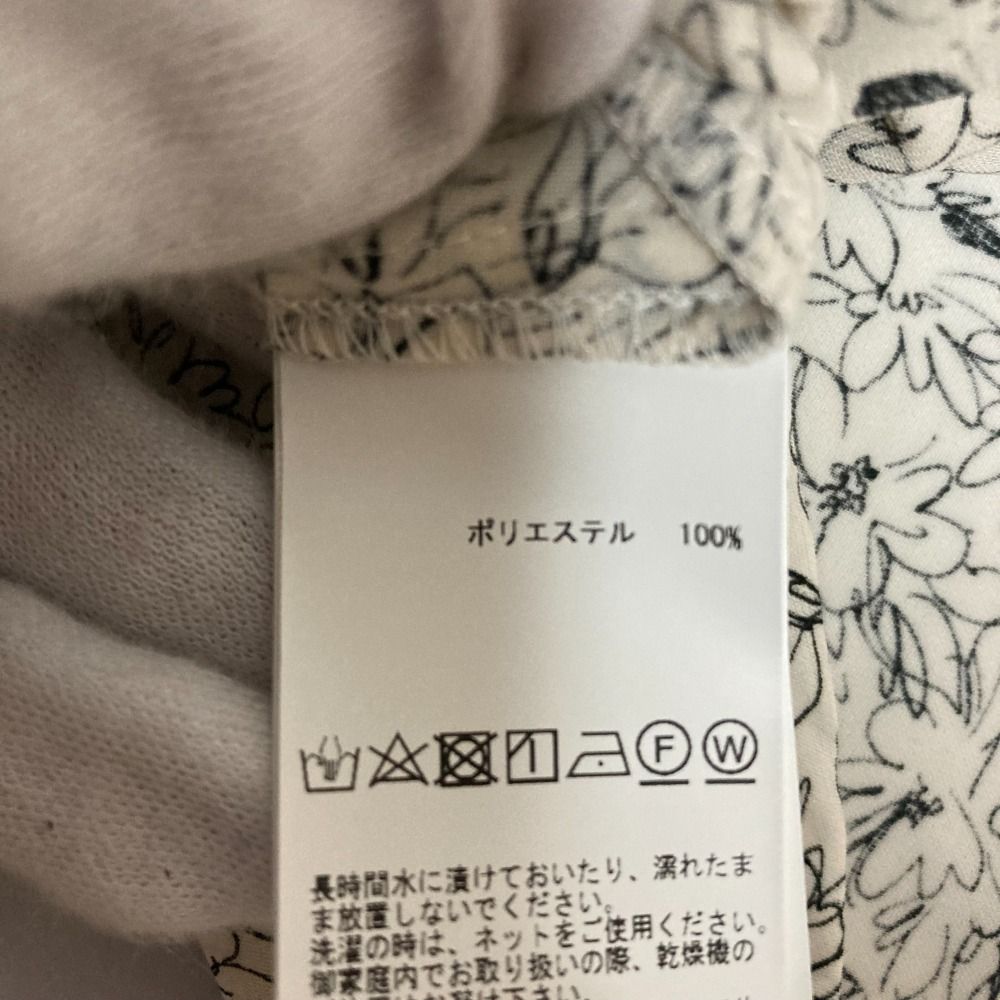 美品 24AW TIARA ティアラ フラワーカーテンプリントフリル