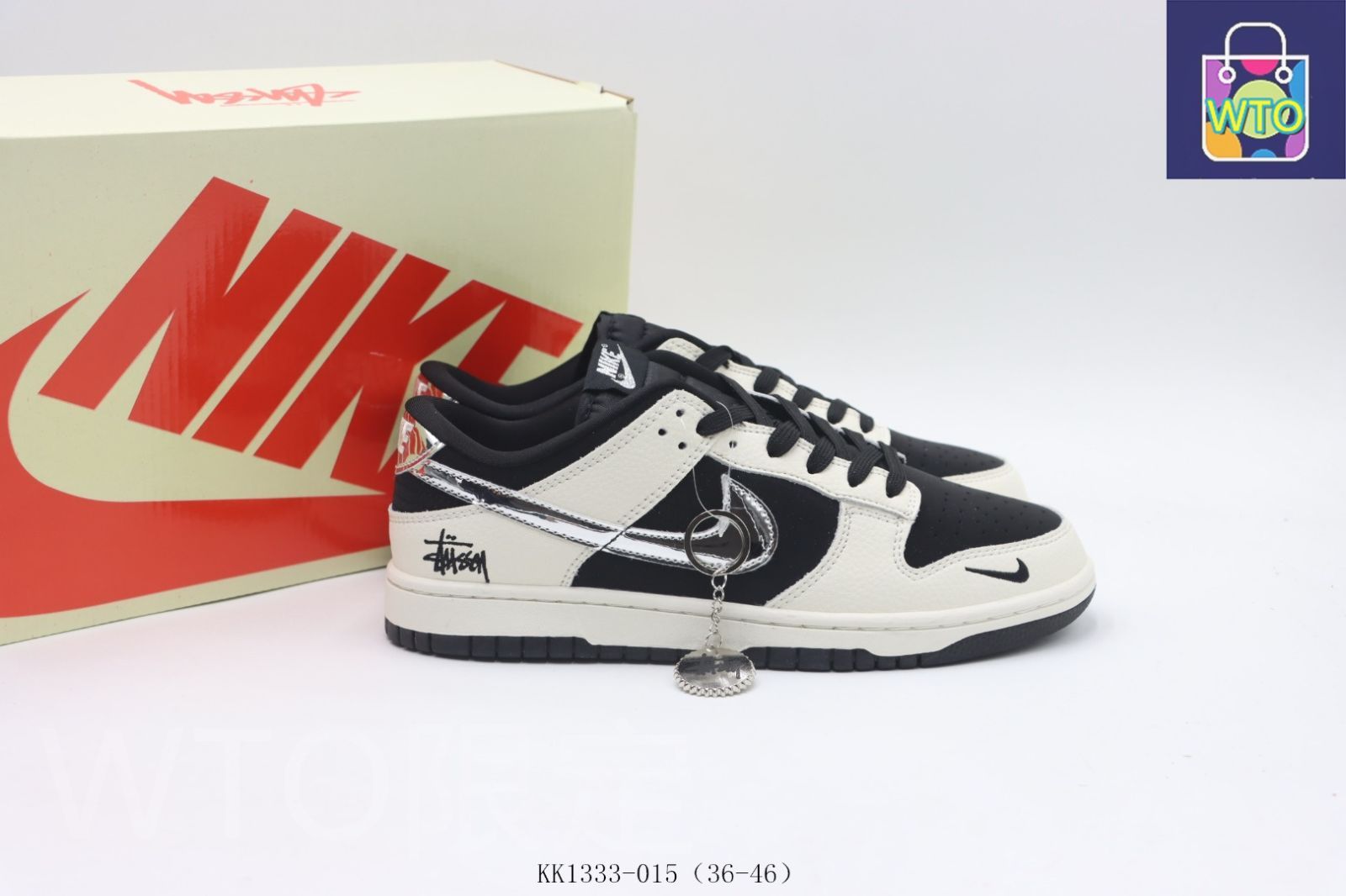 のスケートシューズ