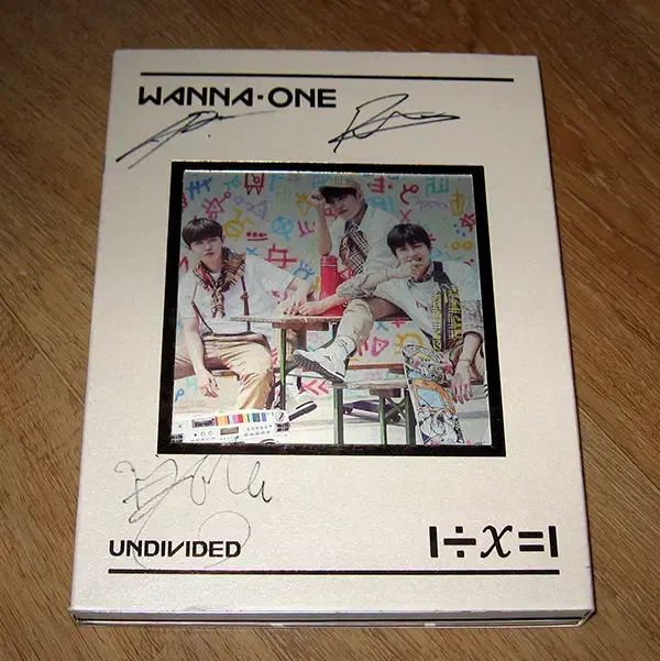 WANNA-ONE 直筆サイン入りCD WANNA-ONE 直筆サイン入りCD