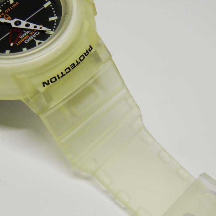 電波ソーラー時計　G-SHOCK UA コラボ　中古　限定　ユナイテッドアローズ ユナイテッドアローズ×G-SHOCKの腕時計、90年代モデルをベースに