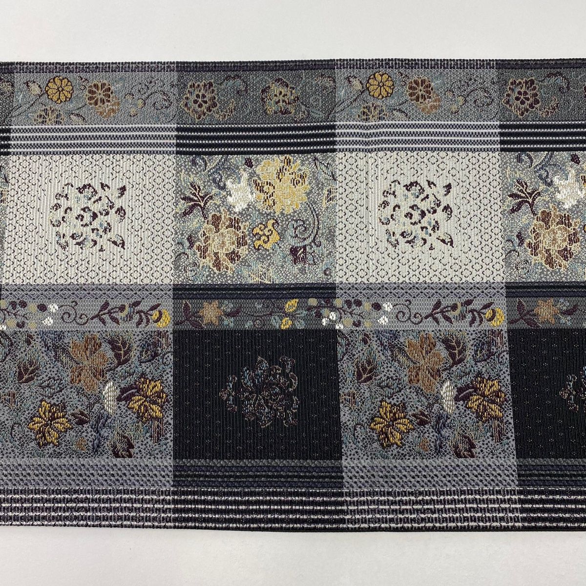 袋帯 秀品 草花 縞 箔 黒灰 六通 正絹 【中古】 - メルカリ