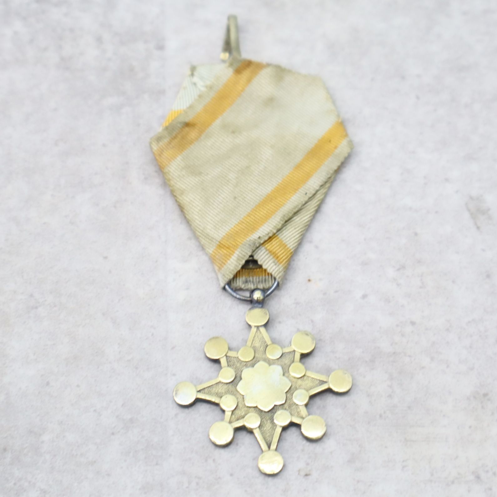 ∽O 骨董 コレクター収蔵品｜勲章 第八等瑞宝章｜ 記章 徽章 旧日本軍