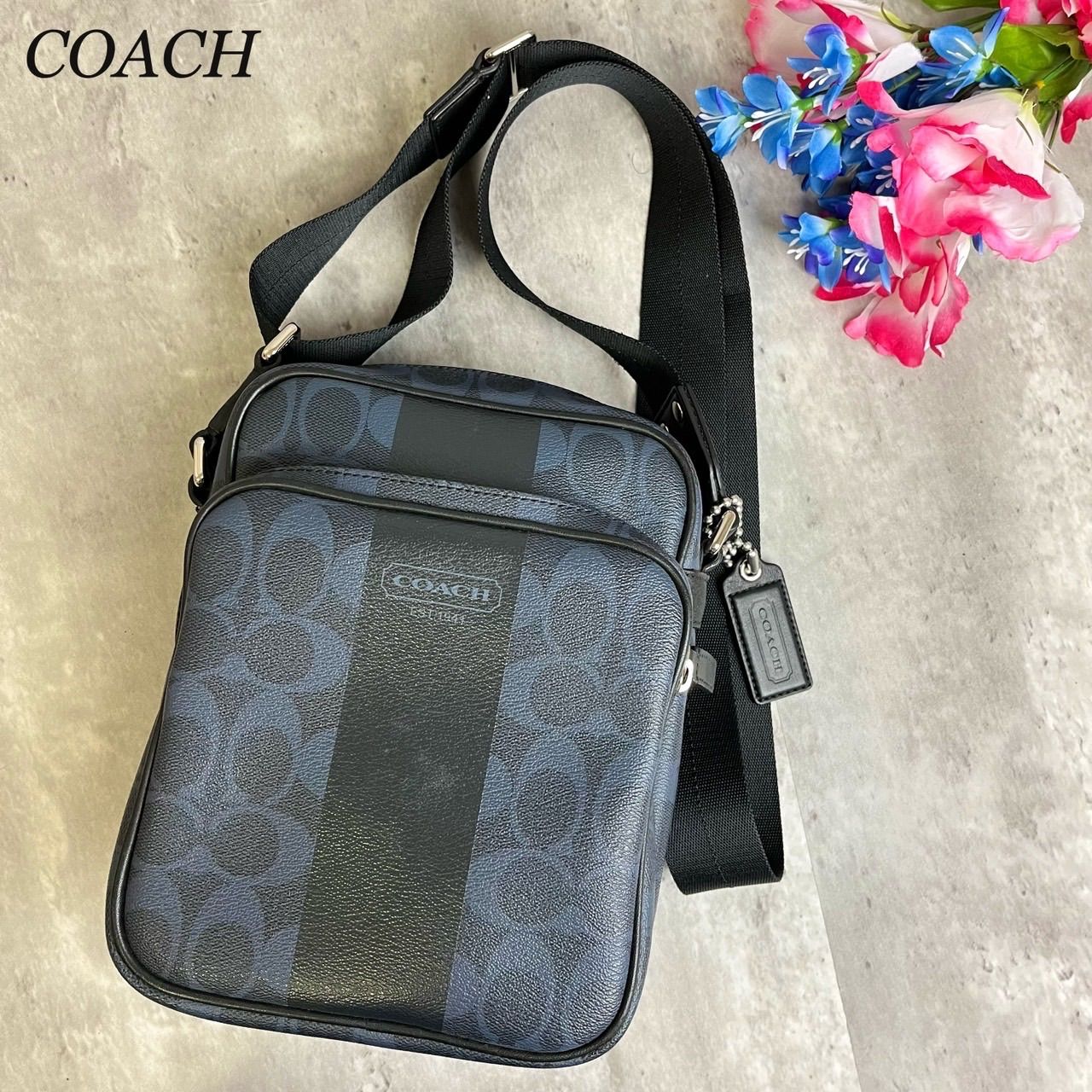 ✨良品✨ COACH コーチ ショルダーバッグ トートバッグ ヘリテージ ストライプ シグネチャー シルバー金具 チャーム ロゴ型押し 肩掛け  斜め掛け PVCレザー ユニセックス レディース メンズ ネイビー 紺色 ブラック 黒色 - メルカリ