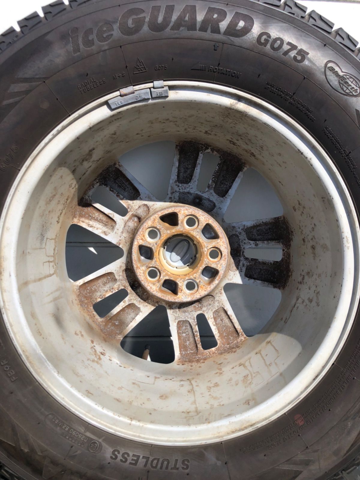 しかも嬉しい送料無料！ フォード 245 65 17 4本スタッドレス