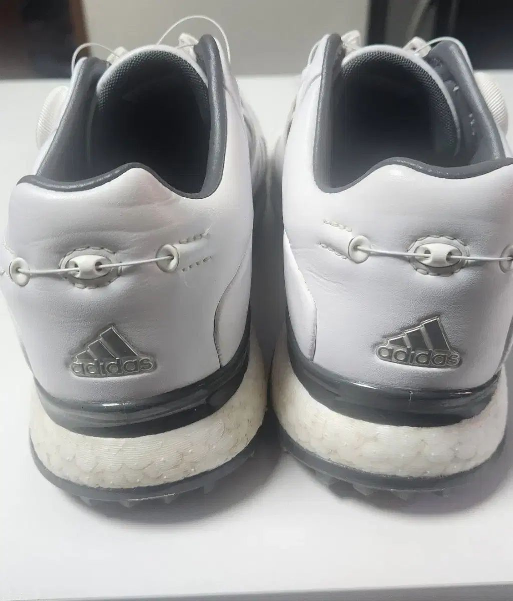 adidas アディダス