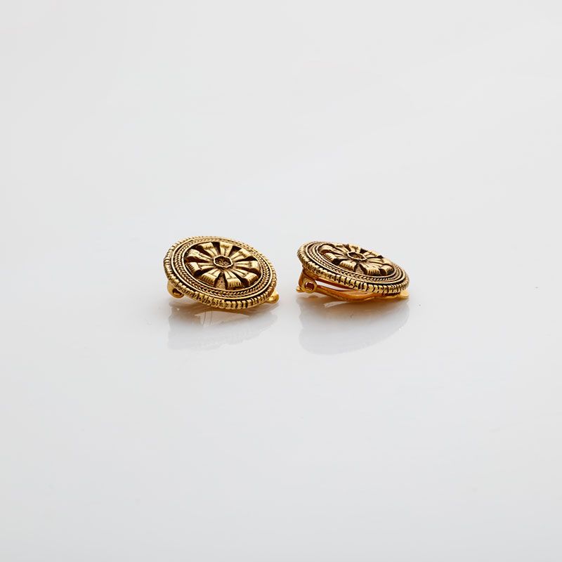 CHANEL シャネル ラウンドイヤリング CHANEL シャネル イヤリング ラウンド - メルカリ