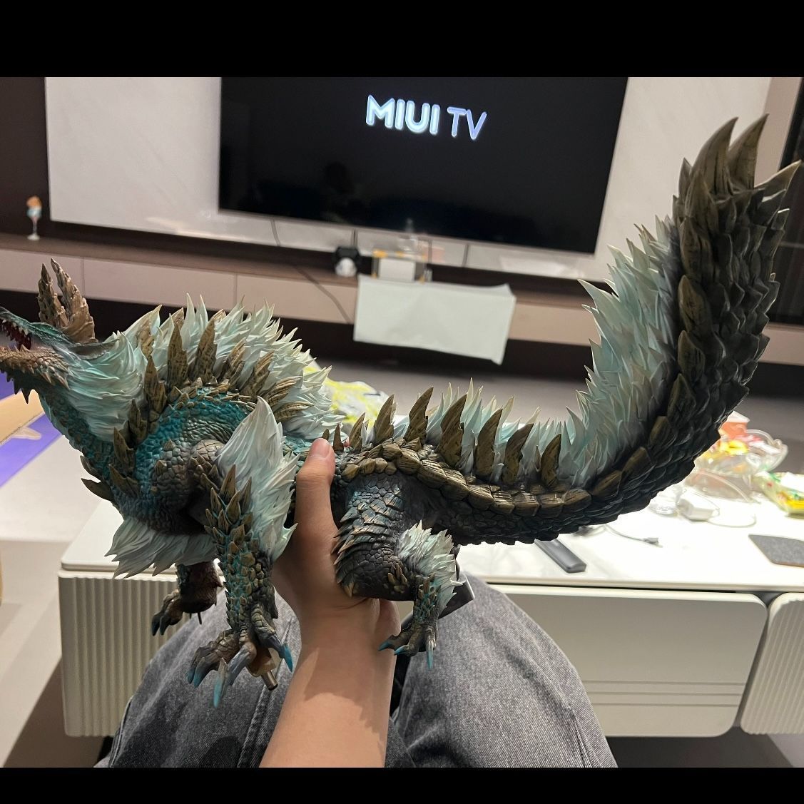 モンスターハンター LEDフィギュア ジンオウガ モンスターハンター ジンオウガ フィギュア LED付き【CF248