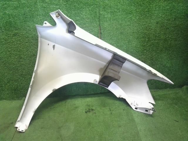 助手席側 6R0821105J