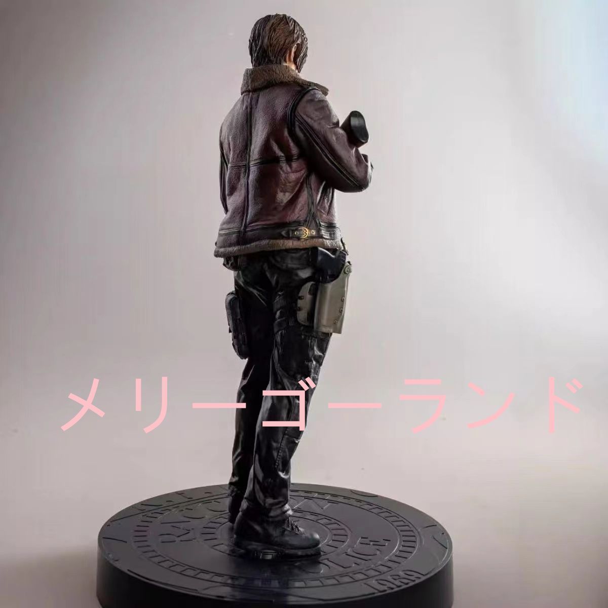 新品 RE4 バイオハザード 4 レオン S・ケネディ フィギュア