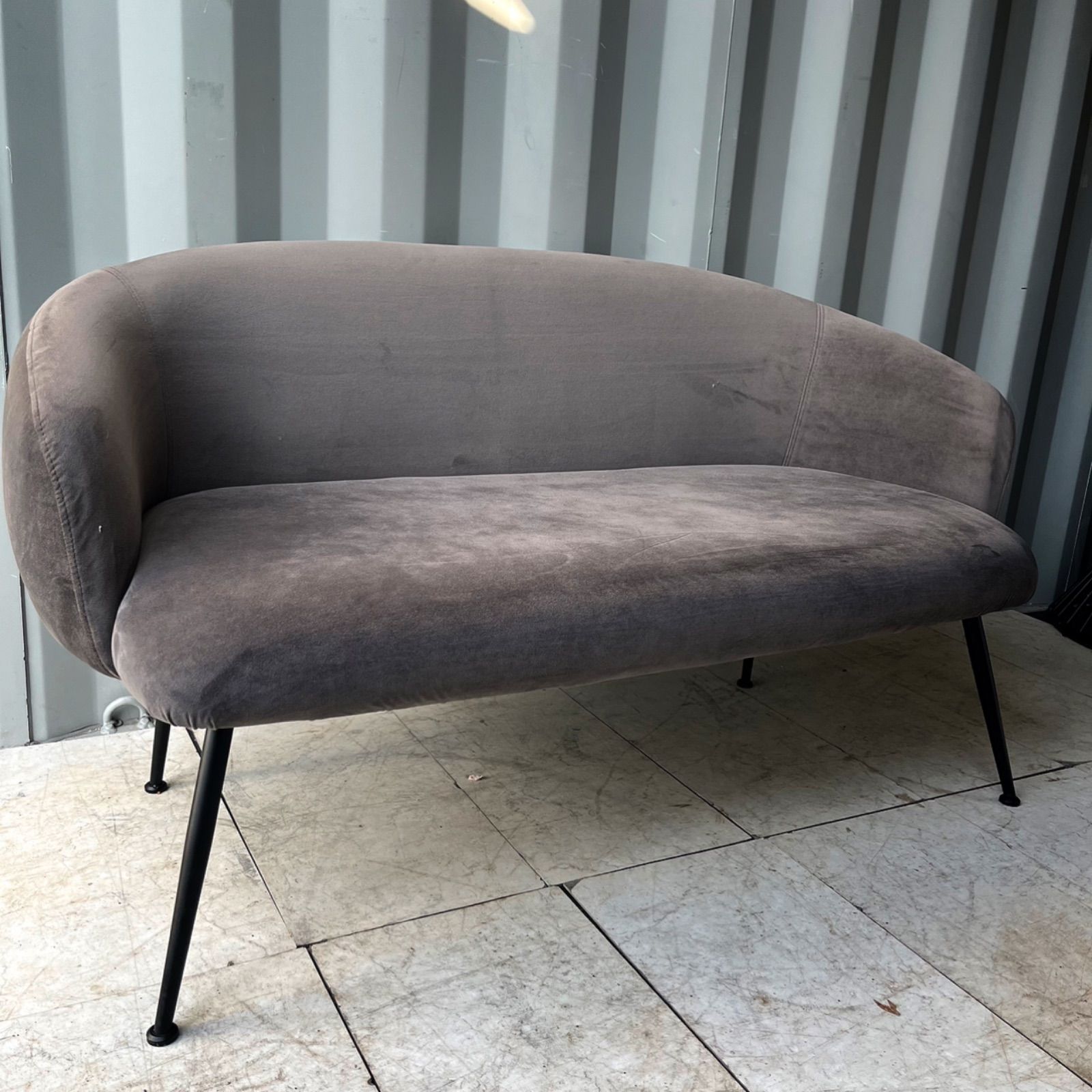 取付無料！モーダエンカーサ ジャバベンチ 北欧モダン風ダークグレー2Pソファ✨ 取付無料！モーダエンカーサ ジャバベンチ 北欧モダン風