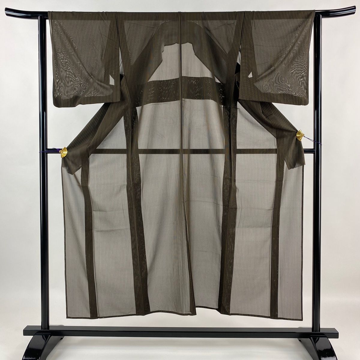 紬 身丈152.5cm 裄丈63cm S 単衣 幾何学 黒灰 正絹 秀品 中古 紬 身丈152.5cm 裄丈63cm S 袷 幾何学 青灰色 正絹 秀品