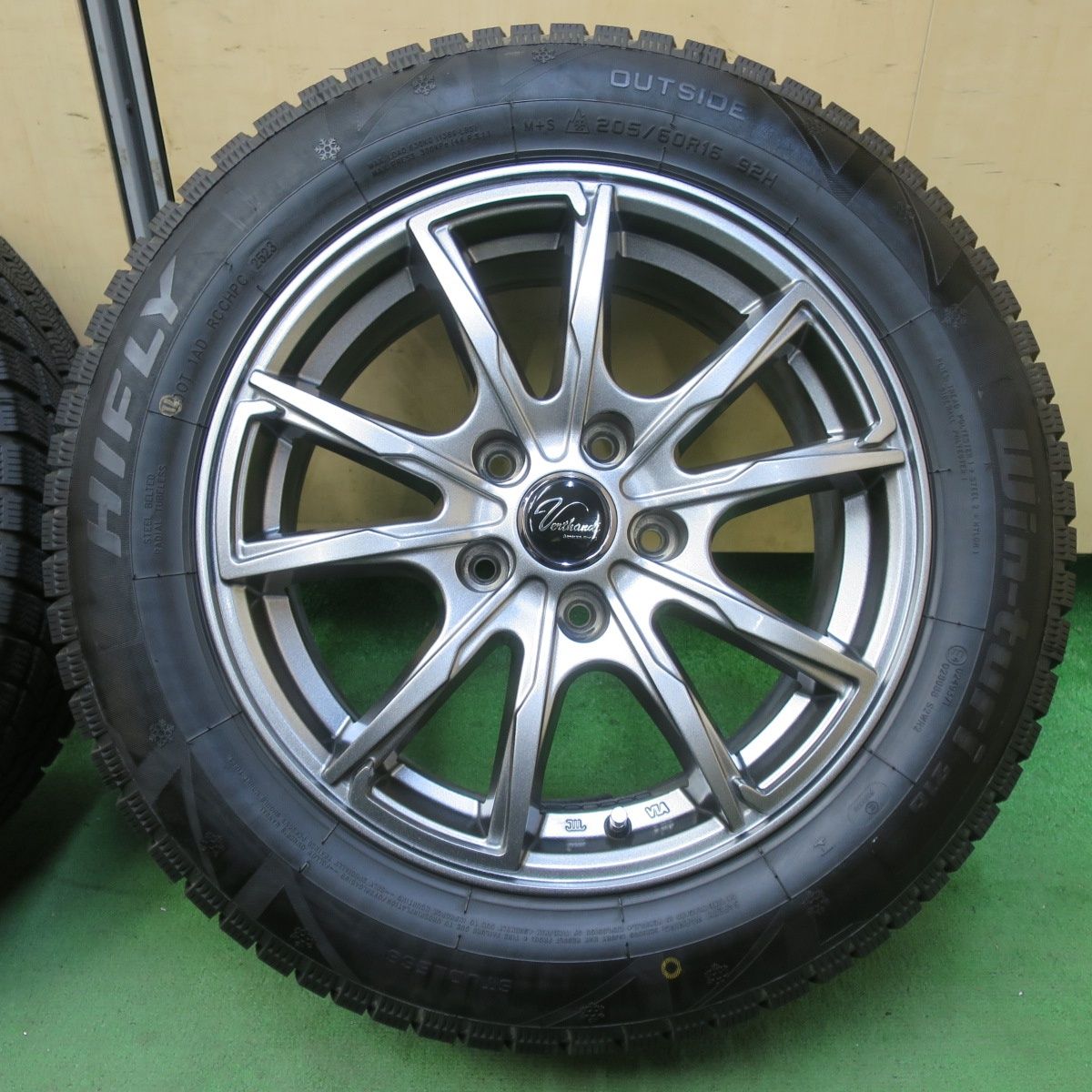 ノートオーラ 205/55R16 スタッドレス | トーヨー オブザーブ GIZ2