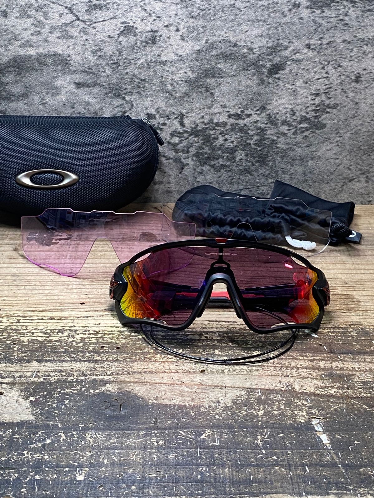 IQ741 オークリー OAKLEY ジョーブレイカー JAWBREAKER サングラス アイウェア 黒 PRIZM レンズ2枚 ストラップ 付属