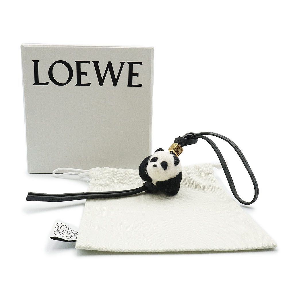 【LOEWE】パンダ チャーム（フェルト&カーフ）アナグラムペブル ギフトにもぴったり♪【Loewe】フェルト&カーフ チャーム (LOEWE