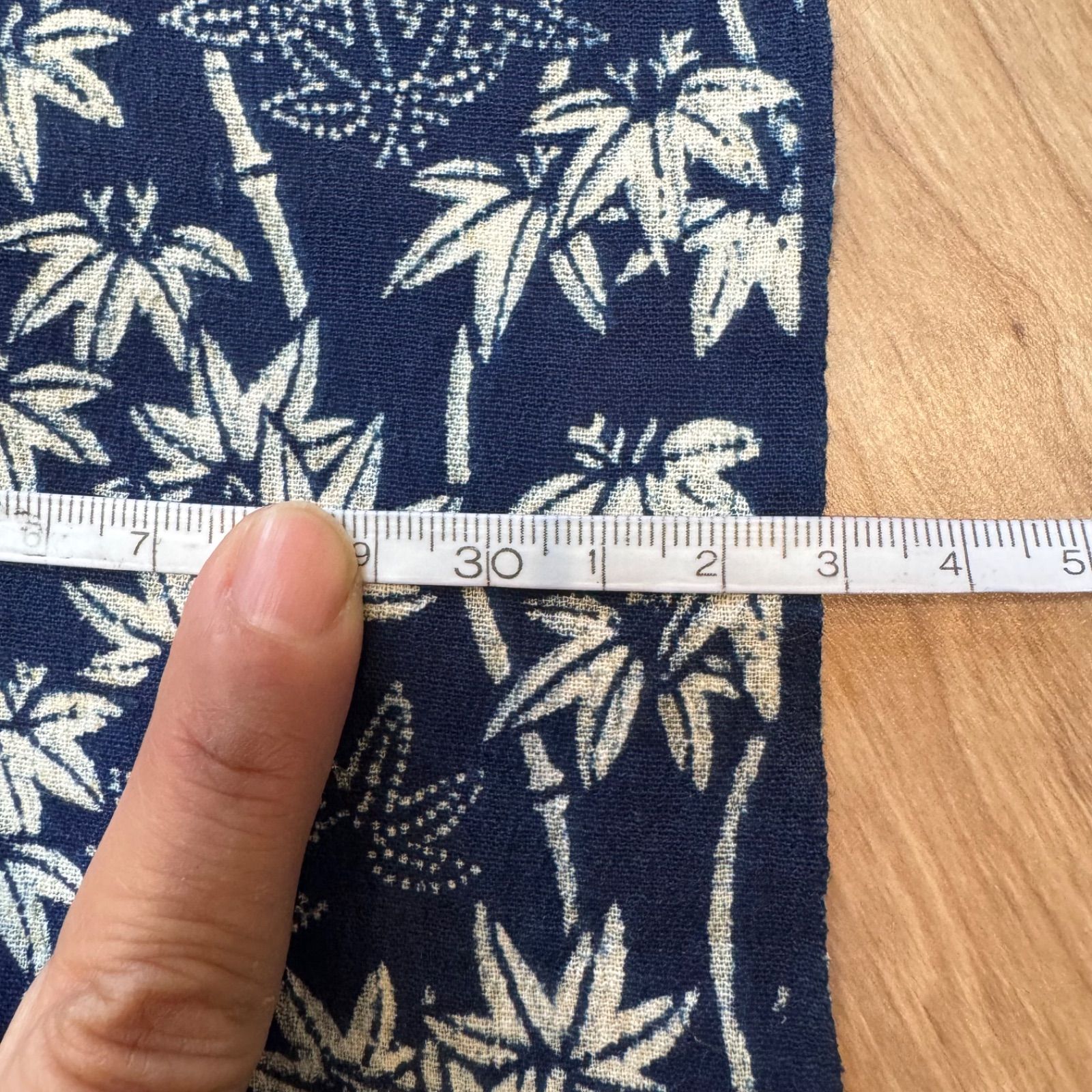 浴衣 竺仙 綿縮 反物 本染 注染 型染 シンプル 白 濃紺 セミ