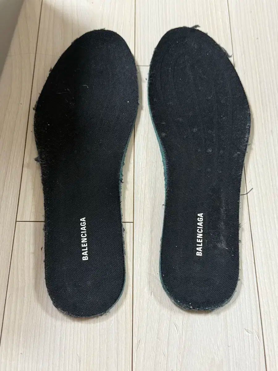 BALENCIAGA バレンシアガ