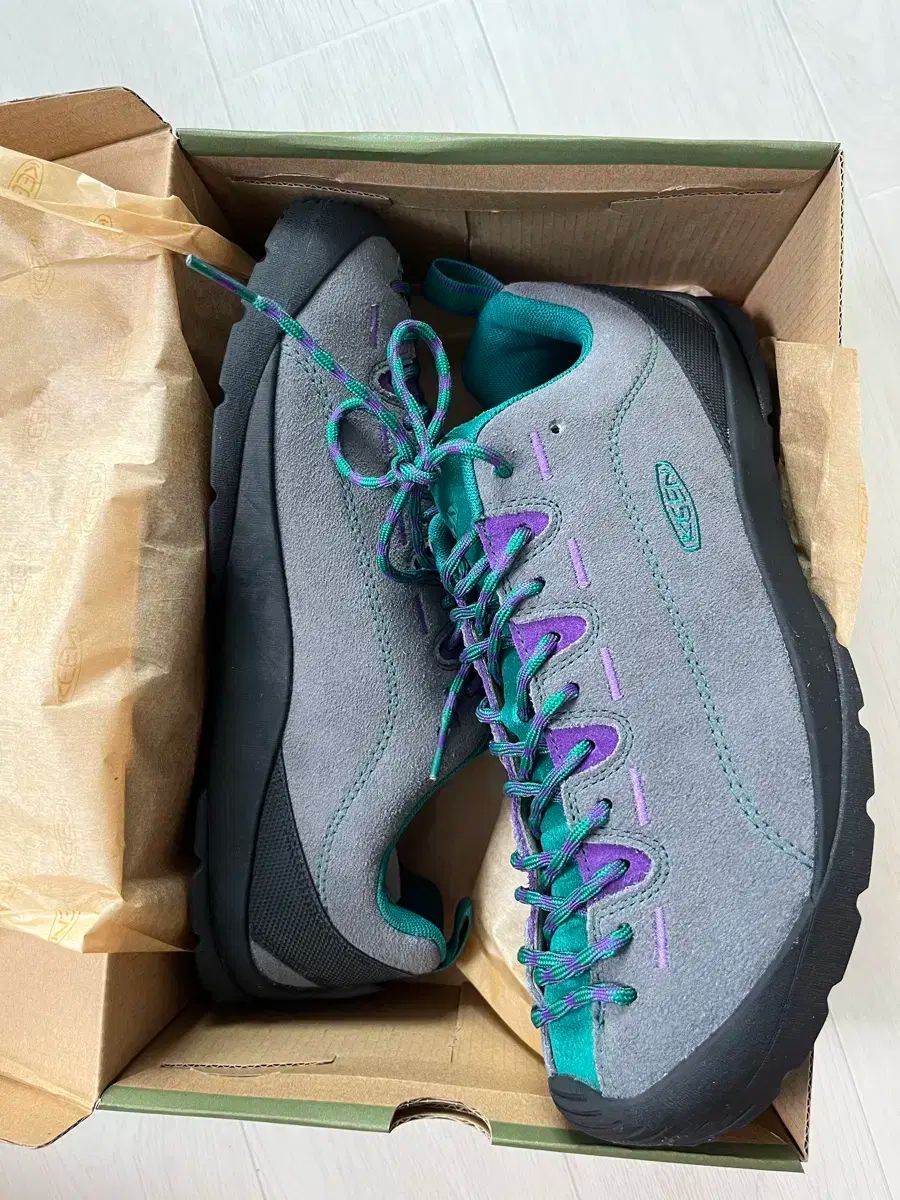 あっさりとした KEEN ジャスパー スチール グレー 280 サイズ 最大60％オフ！