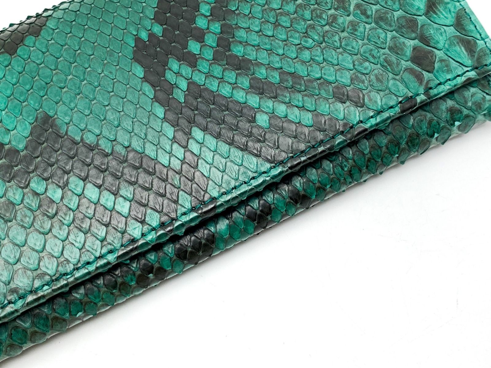 GUCCI グッチ グリーン系 緑 パイソンレザー 蛇革 長財布