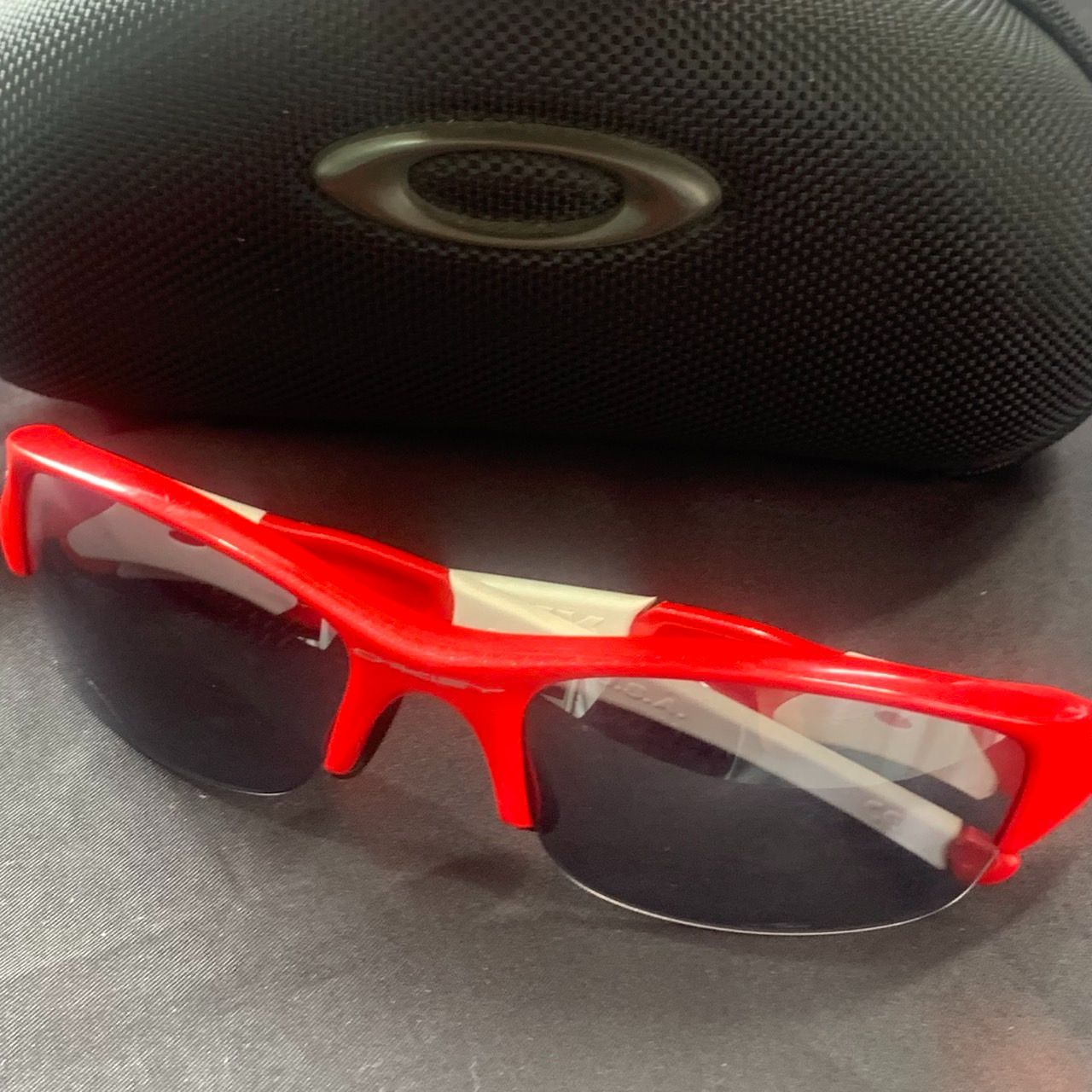 Oakley スポーツサングラス 赤レンズ ケース付き【値下げOK！】 Oakley