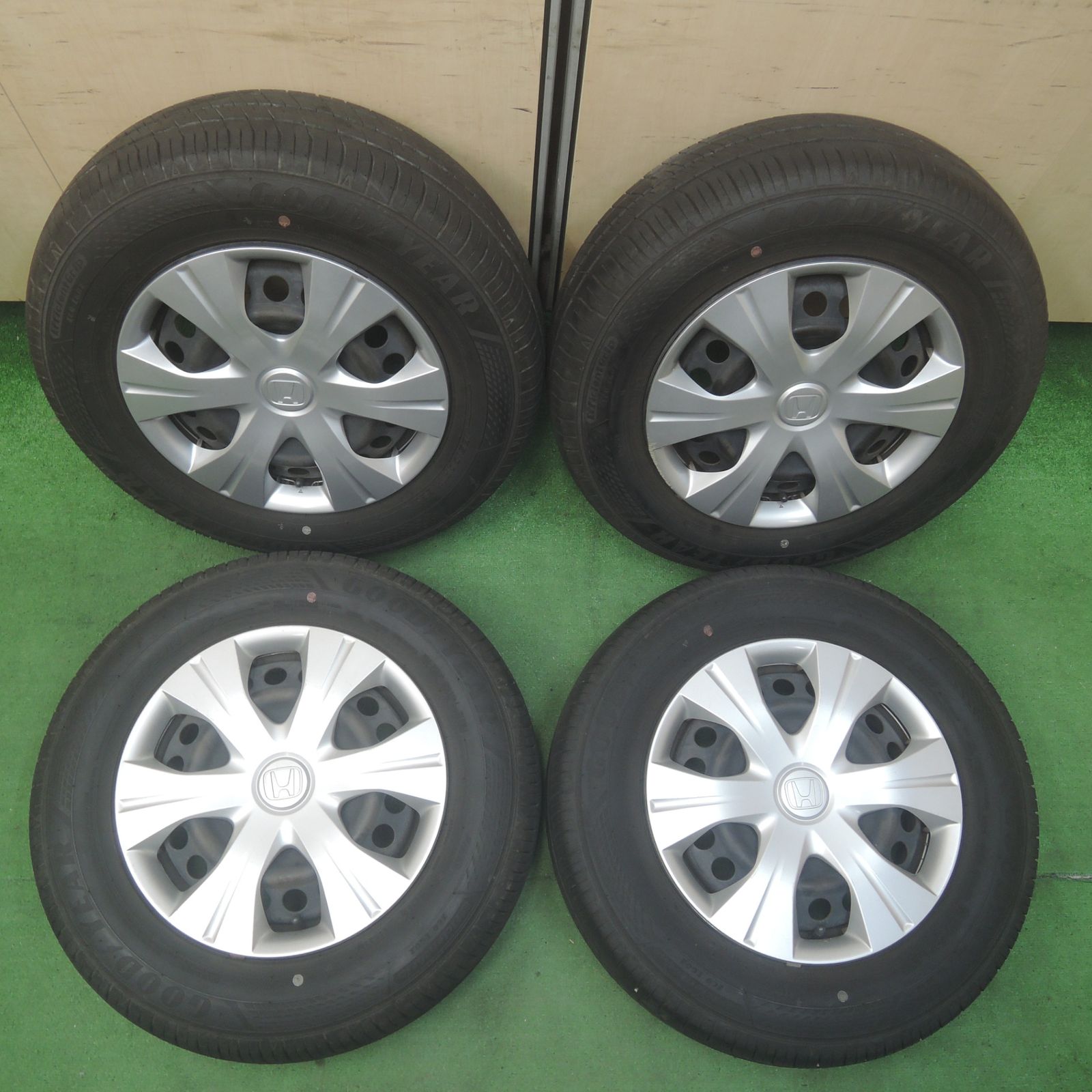 *送料無料* バリ溝！22年！9.5分ホンダ GB3 フリード 純正 185/70R14 グッドイヤー EfficientGrip ECO EG02 14インチ PCD100/4H4071007SYノ
