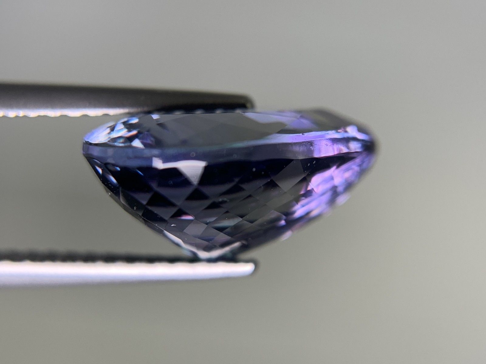 6.221ct 縦12.70㎜×横10.80㎜×高さ6.52㎜