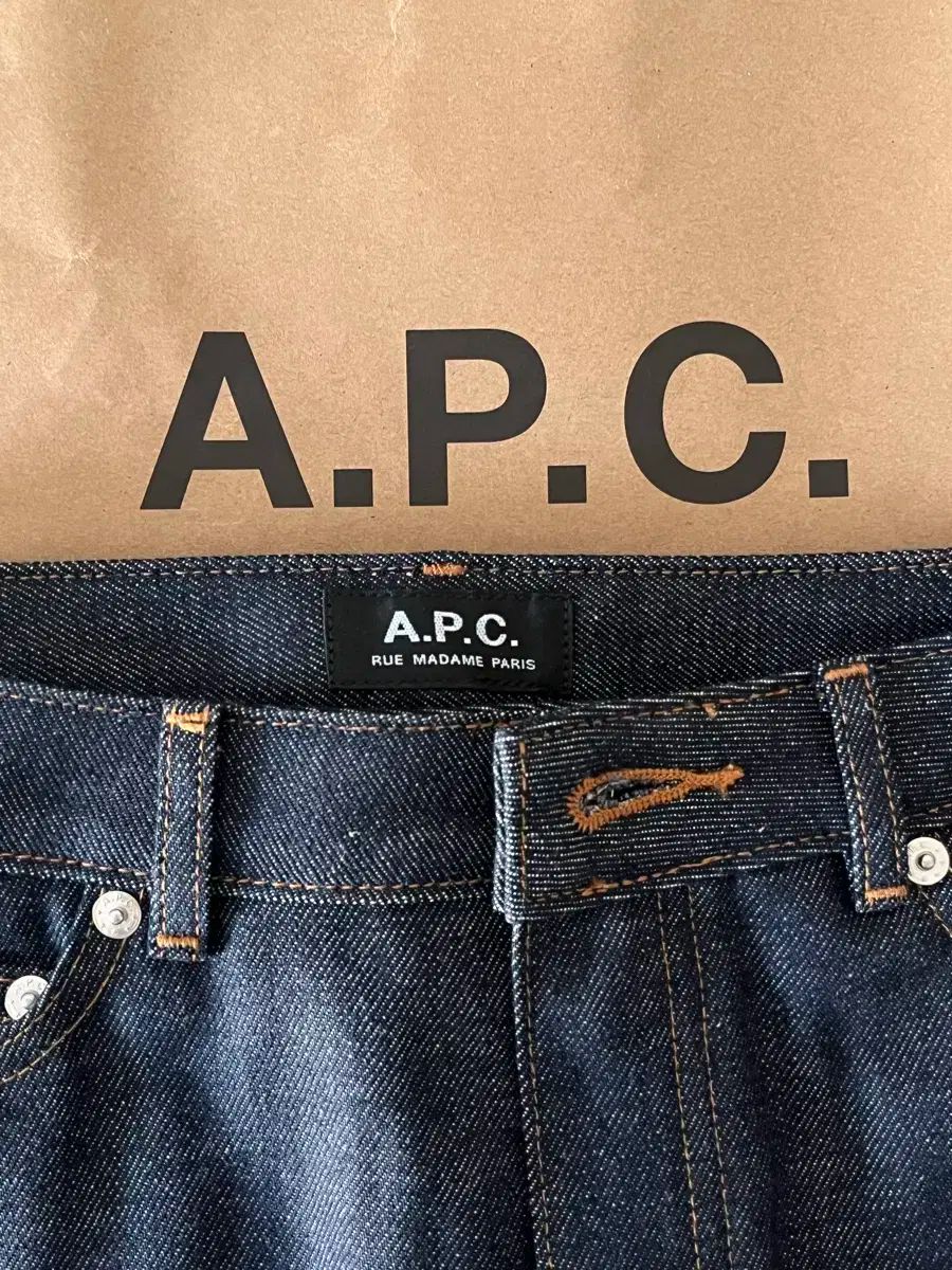 アーペーセー ミニスカート